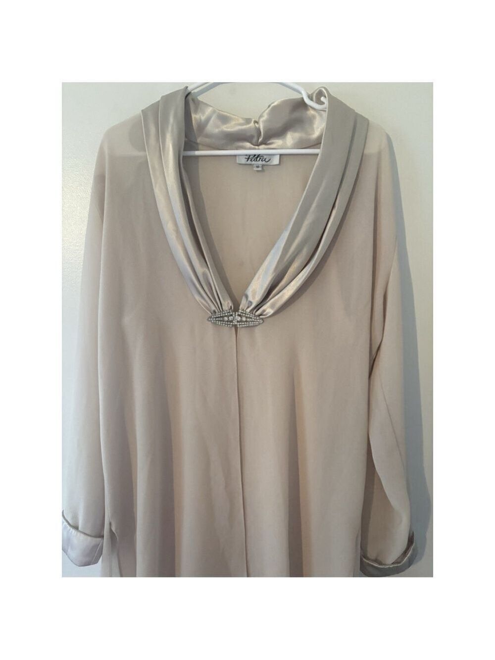 Patra Mother of the Bride Beige Dress Satin Collar Rhinestone Brooch Size 10